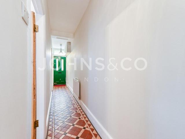 Apartment for rent in Silvertown, Greater London