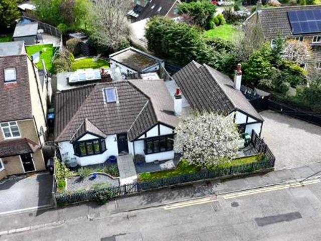 House for sale in Hammerfield, Pouchen End