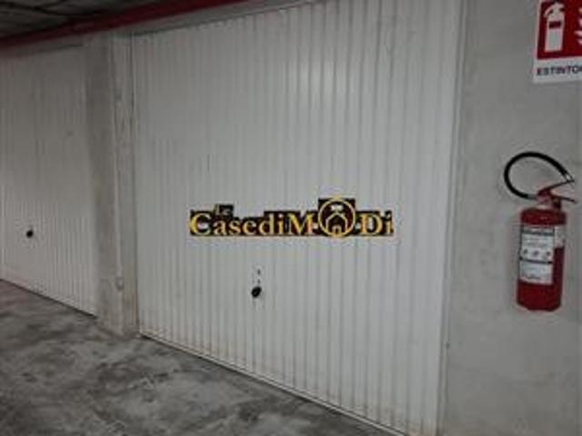 Box in vendita a Cecina, Livorno