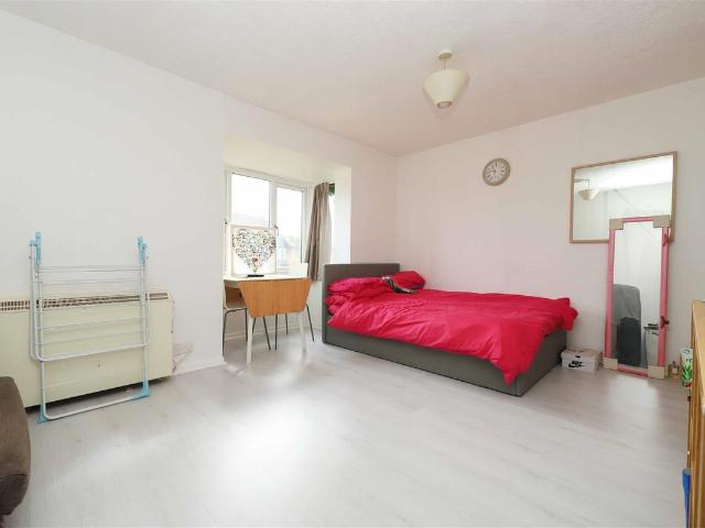 Studio for rent in London Borough of Hillingdon, Greater London