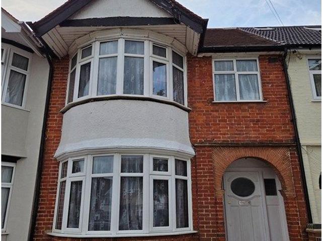 House for rent in Kingsbury, Greater London