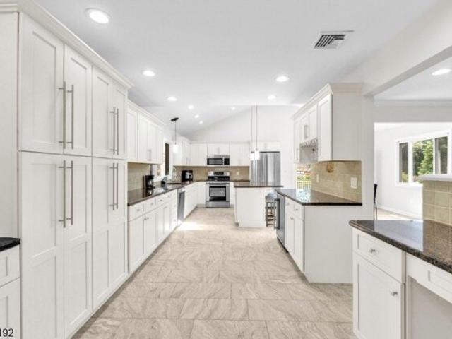 House for sale in Fair Lawn, New Jersey