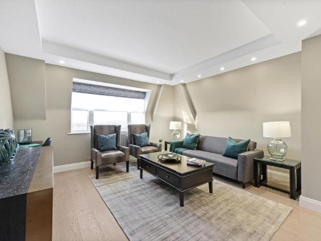 House for rent in Belsize Park, Greater London