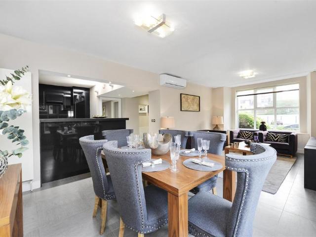 Apartment for rent in Belsize Park, Greater London