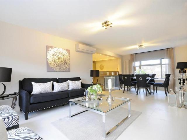 Apartment for rent in Belsize Park, Greater London