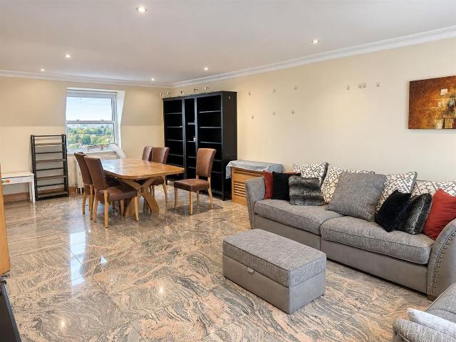 Apartment for rent in Swiss Cottage, Greater London