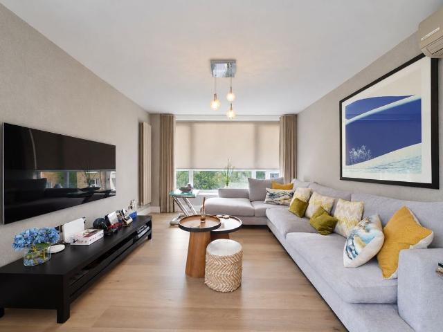 Apartment for rent in Swiss Cottage, Greater London