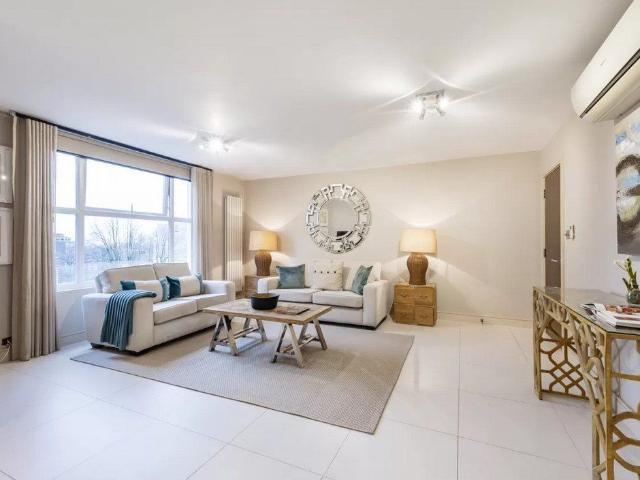 Apartment for rent in Belsize Park, Greater London