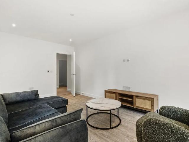 Apartment for rent in London Borough of Hounslow, Heston