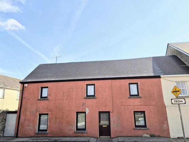 Townhouse for sale in Frenchpark