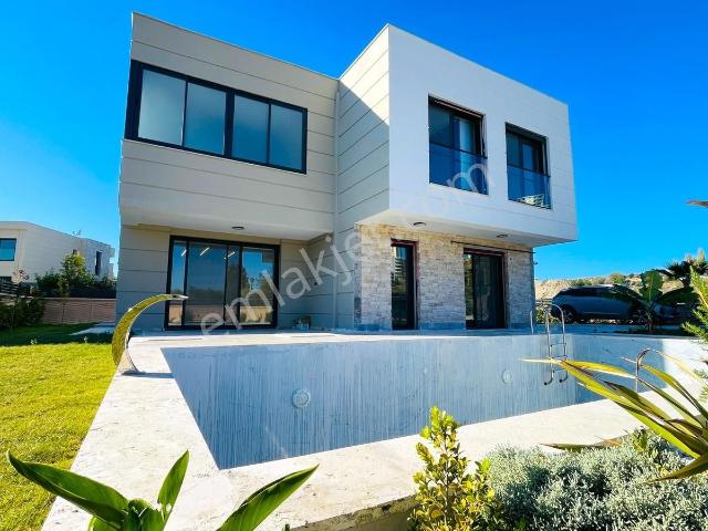 Kuşadasi, Aydin içerisinde satılık Villa