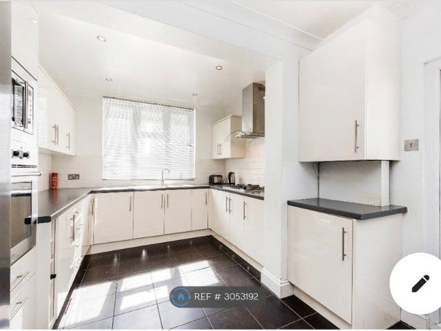 House for rent in London Borough of Barnet, Greater London