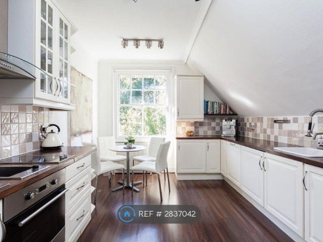 Room for rent in St James, Sandown Park