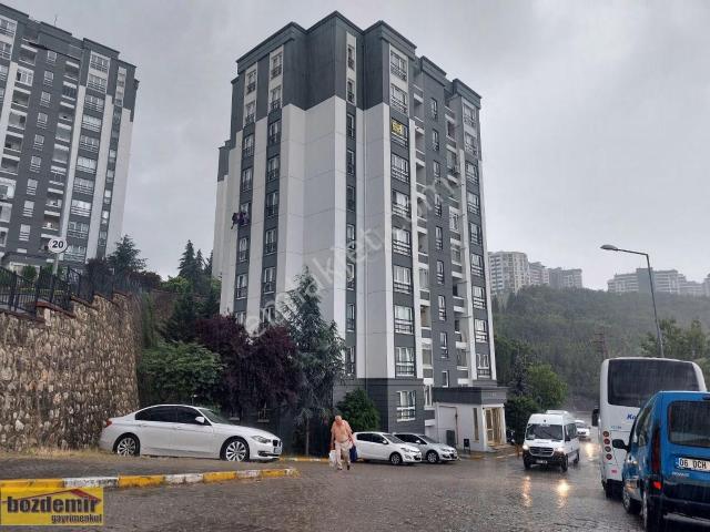 İzmit, Kocaeli içerisinde kiralık mülk