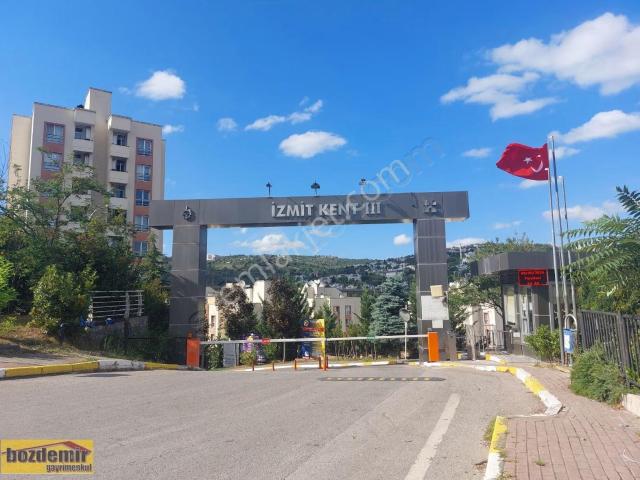 İzmit, Kocaeli içerisinde kiralık mülk