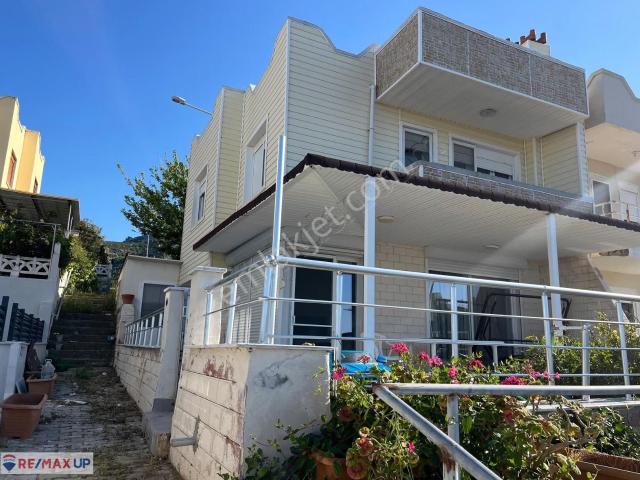 Karaburun, İzmir içerisinde kiralık Villa