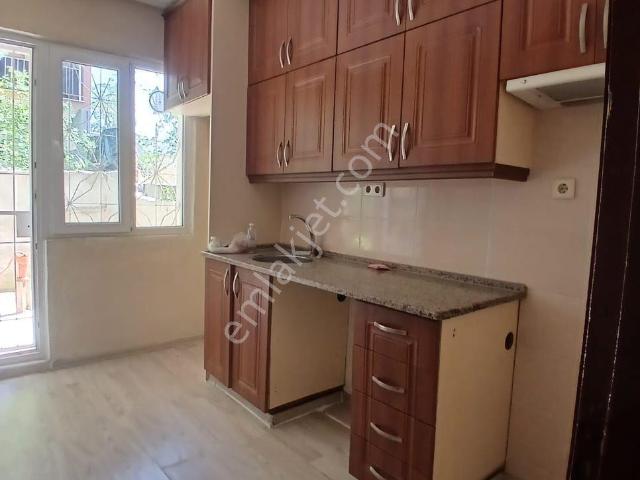 Karabağlar, İzmir içerisinde kiralık mülk