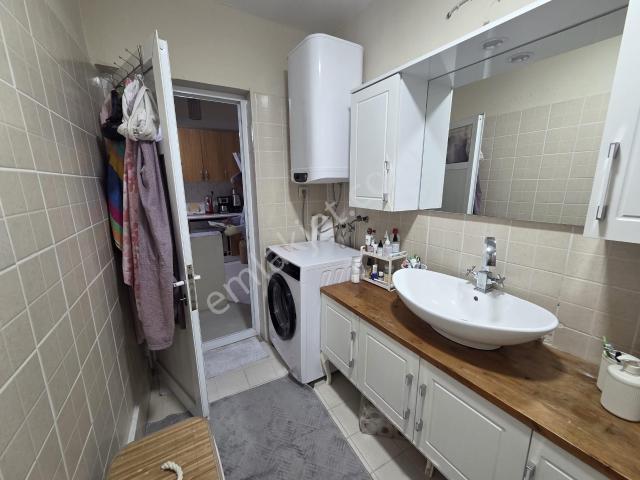 Karabağlar, İzmir içerisinde satılık Bina