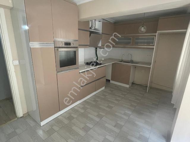 Karabağlar, İzmir içerisinde kiralık mülk