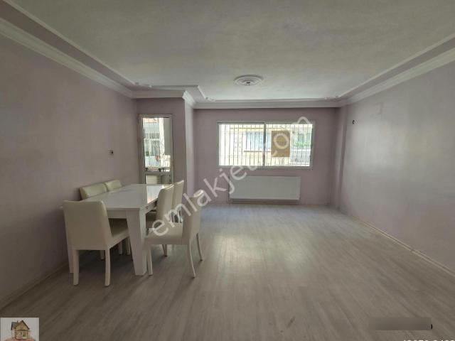 Karabağlar, İzmir içerisinde kiralık mülk