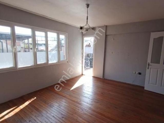 Karabağlar, İzmir içerisinde kiralık mülk
