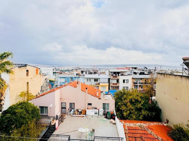 Karabağlar, İzmir içerisinde satılık Bina