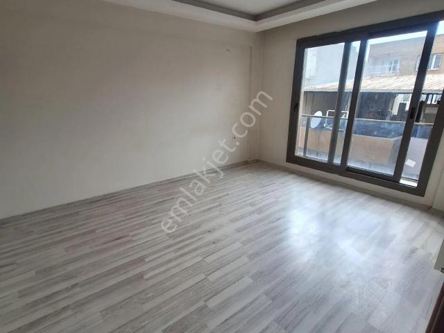 Karabağlar, İzmir içerisinde kiralık mülk