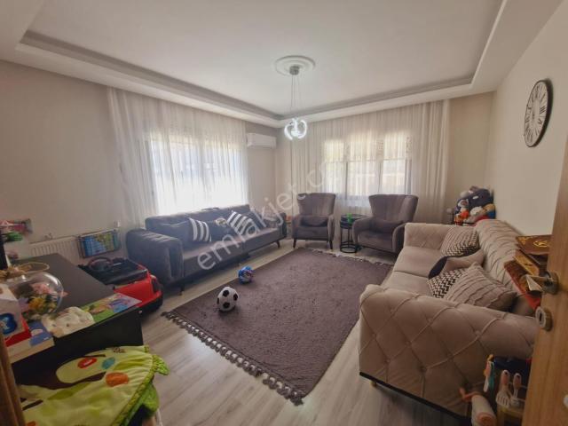 Karabağlar, İzmir içerisinde satılık mülk