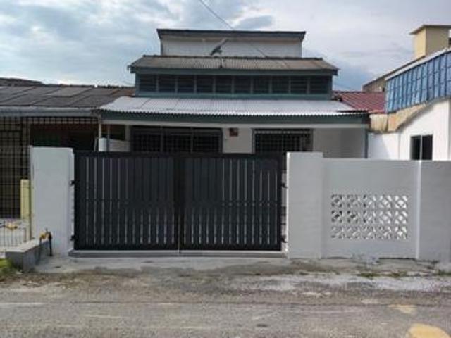 Terraced House for sale in Batu Pahat, Johor