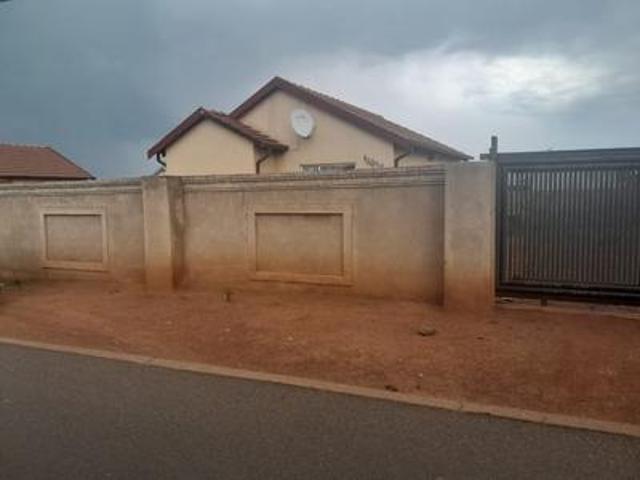 House for sale in Soweto, City of Johannesburg Metropolitan Municipality