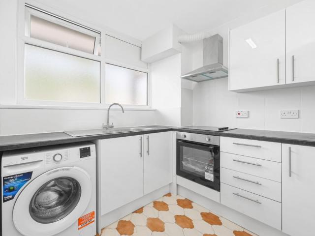 Apartment for rent in Bromley-by-Bow, Poplar Grove