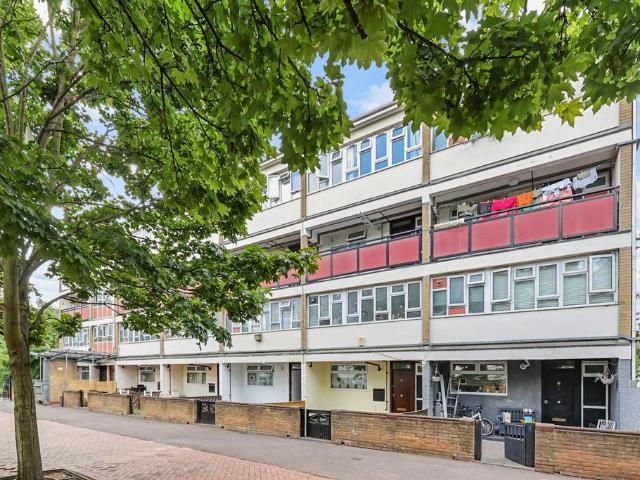 Apartment for rent in Bromley-by-Bow, Poplar Grove