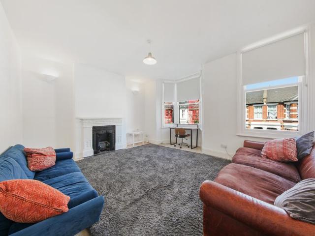 House for rent in North Kensington, Greater London