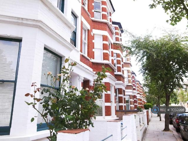 Apartment for rent in North Kensington, Greater London