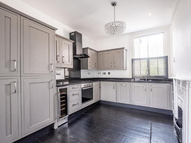 House for rent in North Kensington, Greater London