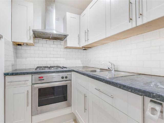 Apartment for rent in North Kensington, Greater London