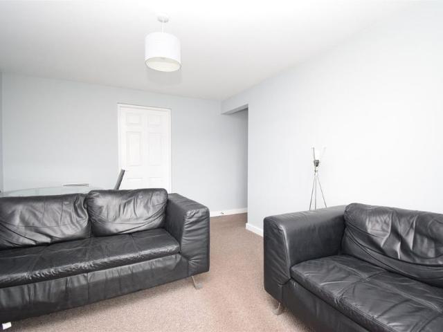 Apartment for rent in Thorpe, West Yorkshire