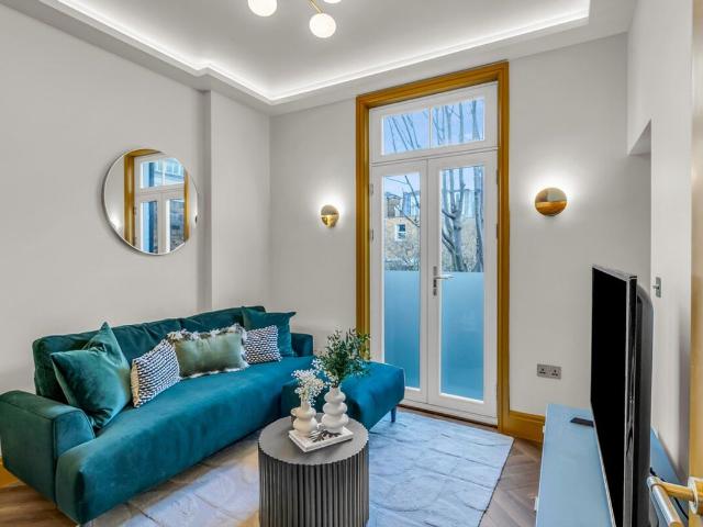 Apartment for rent in London Borough of Hammersmith and Fulham, Greater London