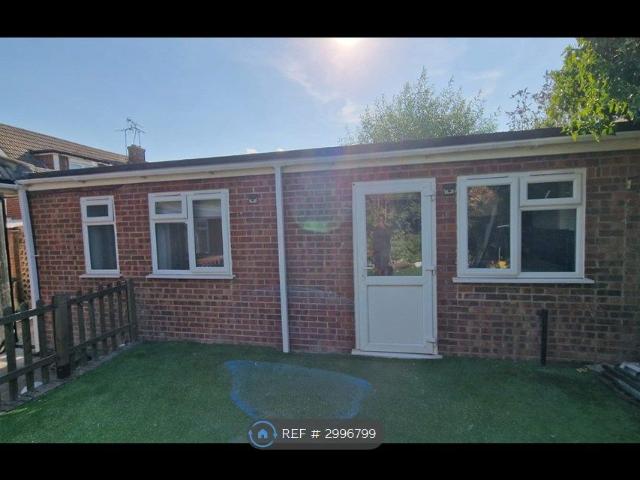Studio for rent in Vange, Essex