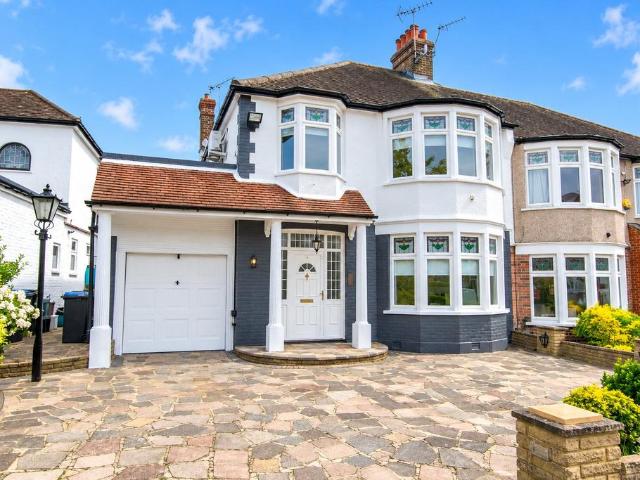 House for rent in Winchmore Hill, Greater London