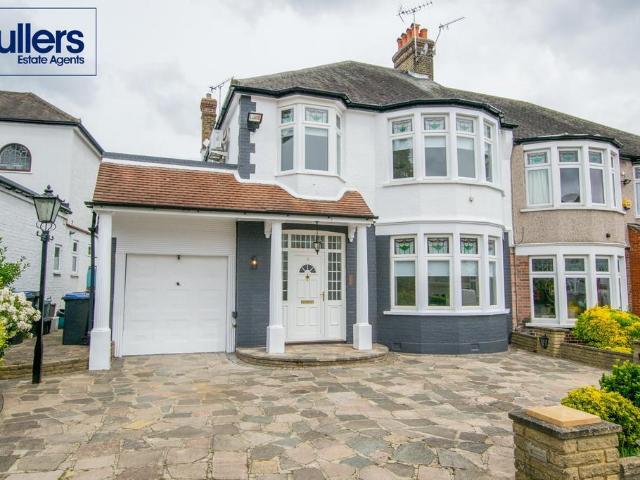House for rent in Winchmore Hill, Palmers Green