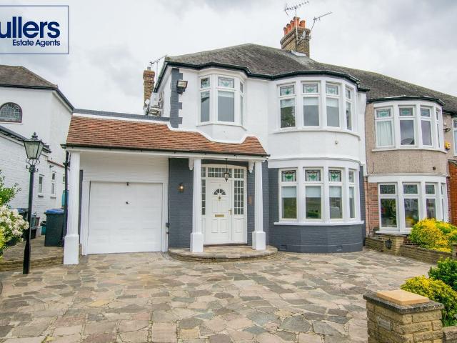 House for rent in Winchmore Hill, Palmers Green