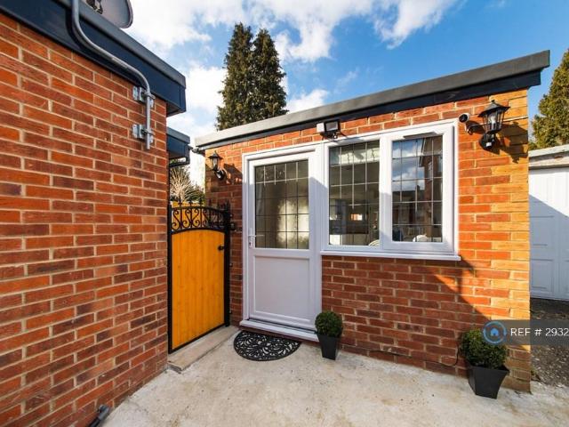 Apartment for rent in Maypole, Monks Orchard