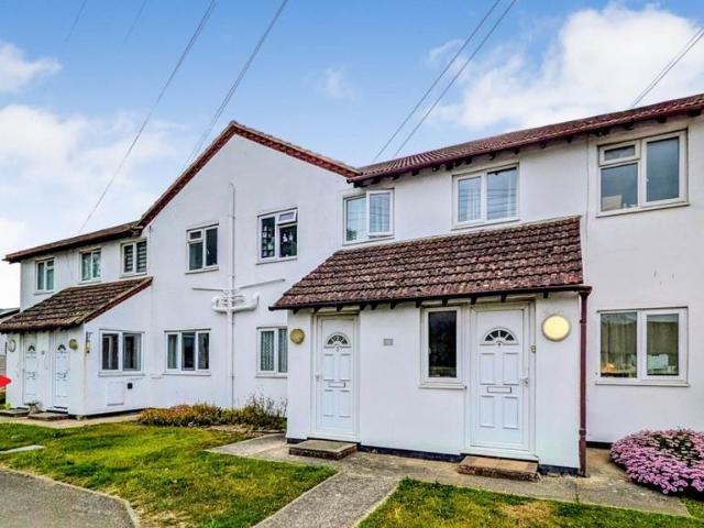 Apartment for rent in Littlecote, West Sussex