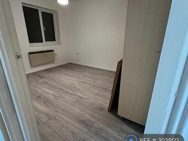 Apartment for rent in Martin's Heron, Winkfield