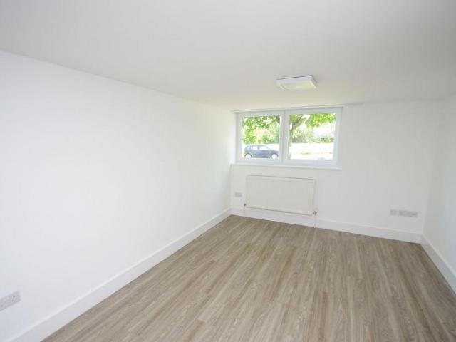 Apartment for rent in Highfield, Pouchen End