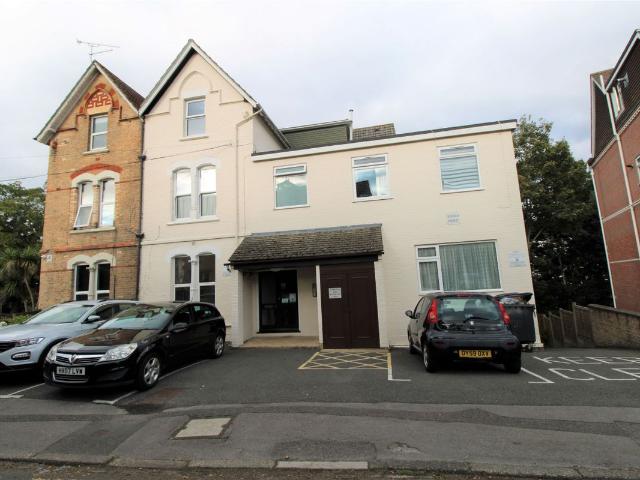 Studio for rent in West Cliff, Bournemouth