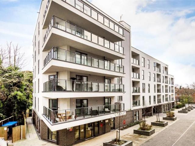 Apartment for rent in Horsell, Woking