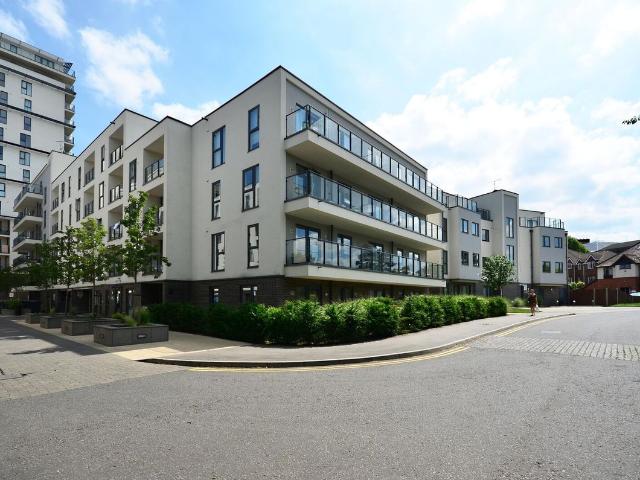 Apartment for rent in Horsell, Woking