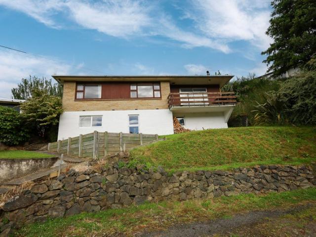 House for rent in Otakou